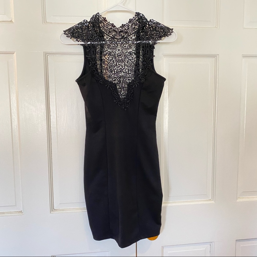 LULU’S lace bodycon dress